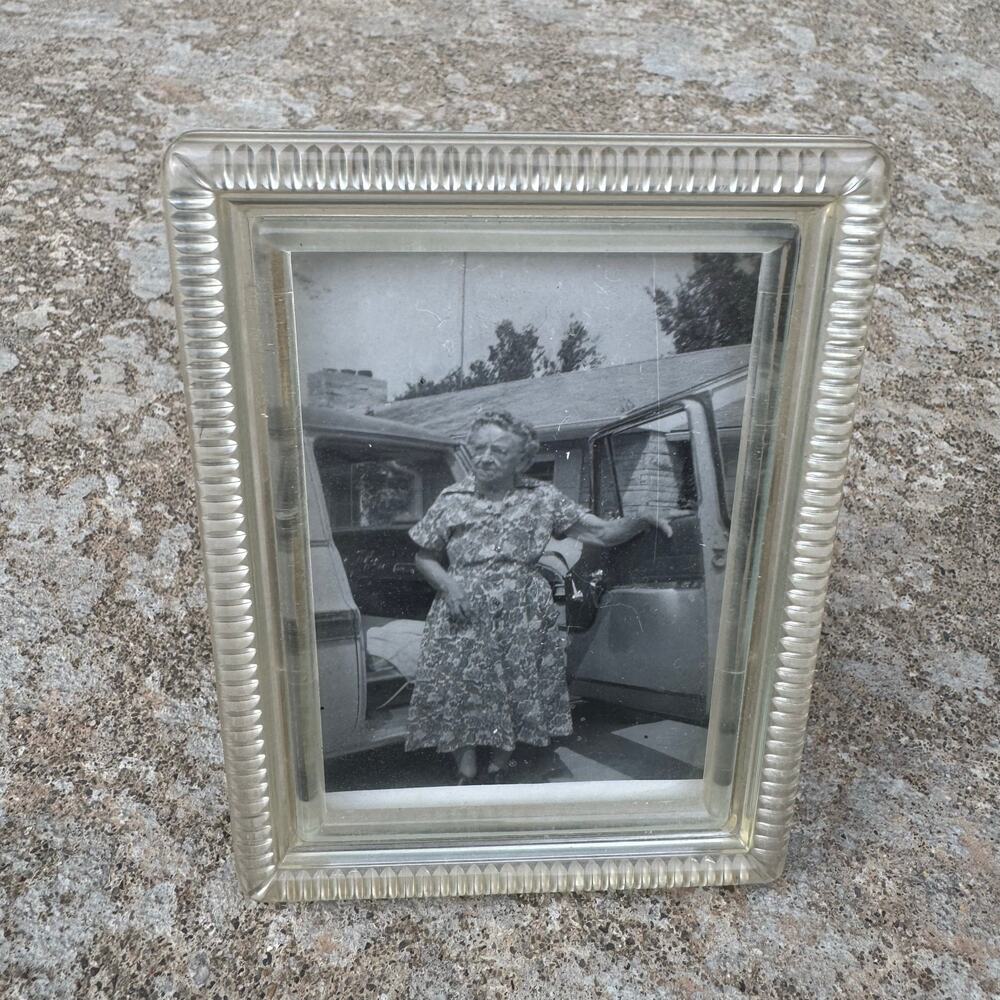 Elegant VTG 1950s Clear Plastic Picture Photo Frame 2.25x3.25 Nu-Dell - HLN